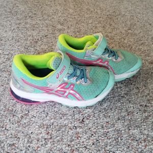 Size 13 Asics GT-1000